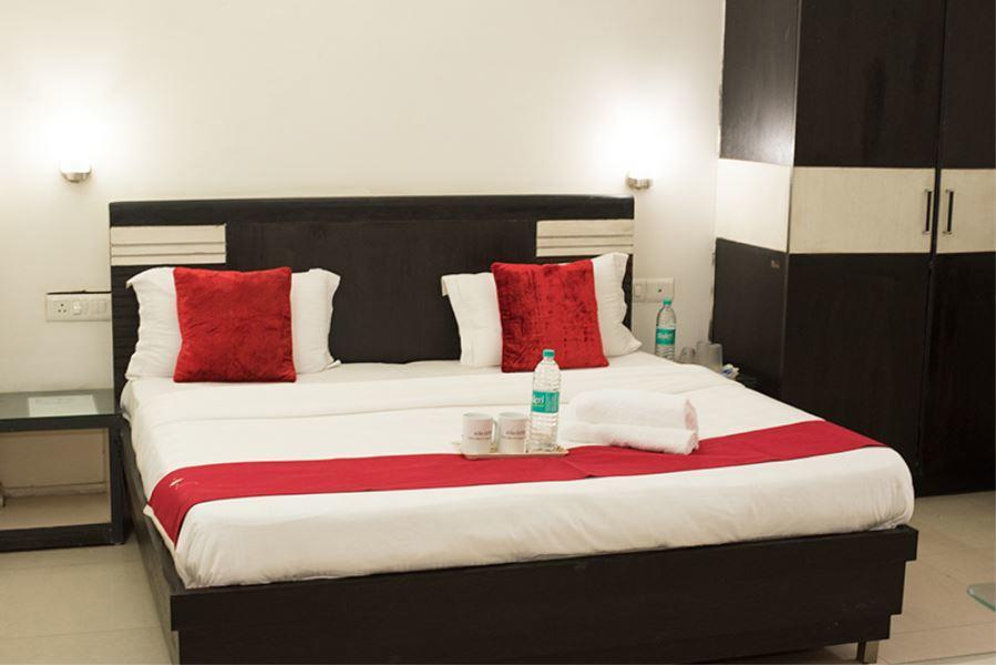 Aura Suites Гургаон Екстериор снимка
