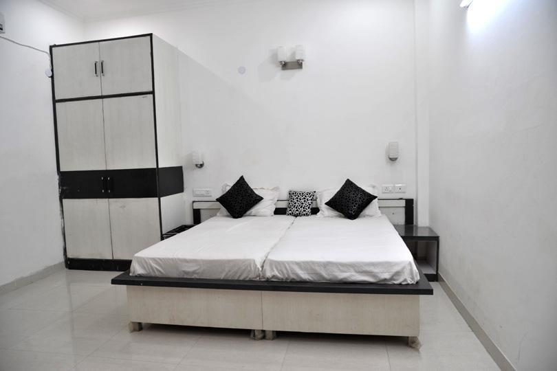 Aura Suites Гургаон Екстериор снимка