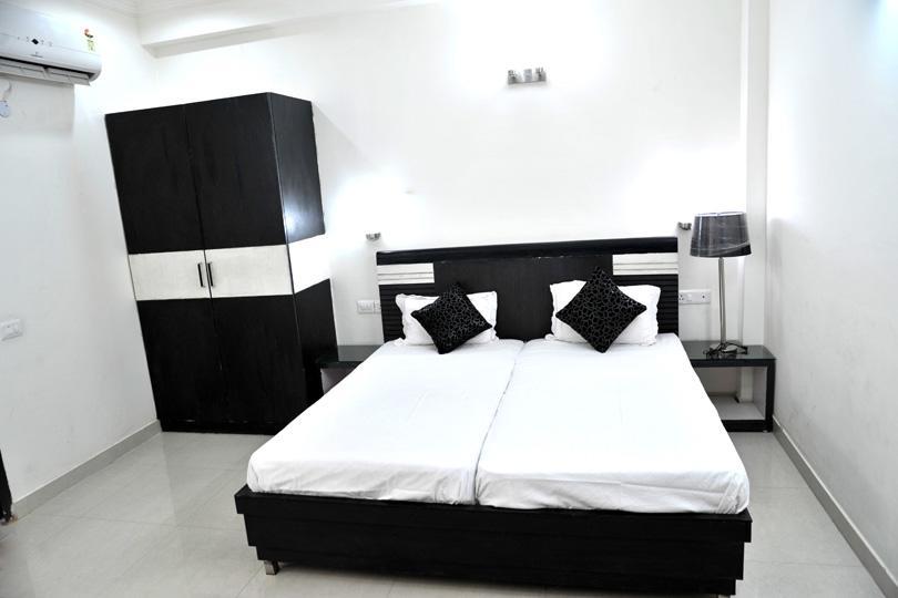 Aura Suites Гургаон Екстериор снимка